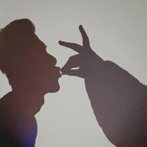 宝宝胸罩脱了让我揉揉你的奶头
