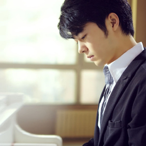 宝宝胸罩脱了让我揉揉你的奶头
